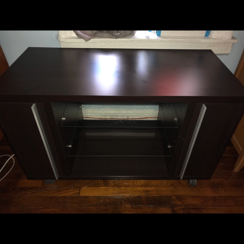 Black table - Picture 4 of 5